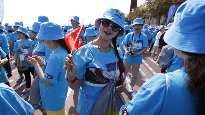 Chinese boss pays for 6,400 employees to go on luxury French vacation
