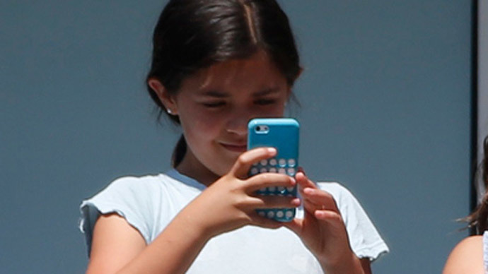 Nearly 200 scientists warn of cellphone health risks