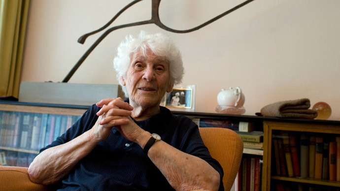 Never too late: Nazi-discriminated 102yo becomes world’s oldest doctorate recipient