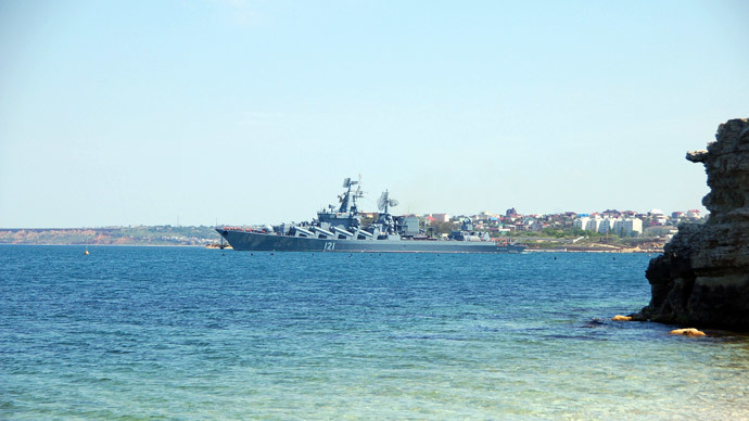 Russian Black Sea Fleet flagship, Moskva, leaving the port of Sevastopol for the joint Russia-China exercises in the Mediterranean.(RIA Novosti / Vasily Batanov)