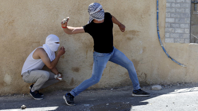 Israel approves tougher punishment for stone-throwing