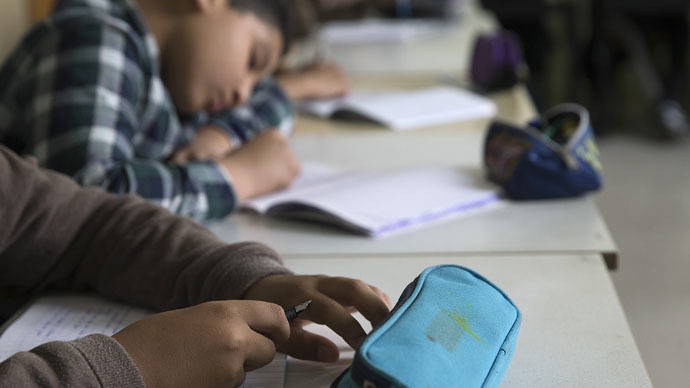 RIP tchip? French schools may ban ‘rude’ teeth-sucking