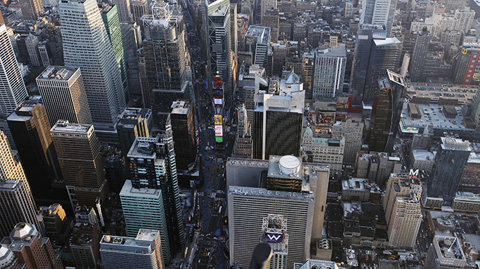 Times Square high-rise in smoke, building evacuated — RT America