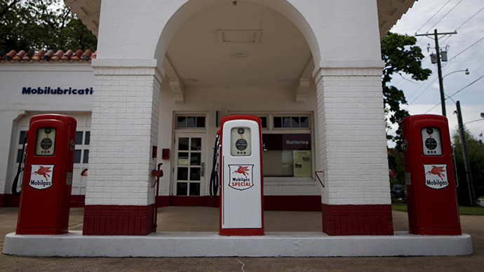 Lawmakers seek to cut federal gas tax, give states control over transportation spending