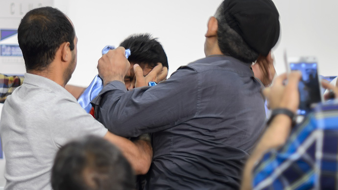 Bad-tempered Yemen peace talks descend into fistfight (PHOTOS)