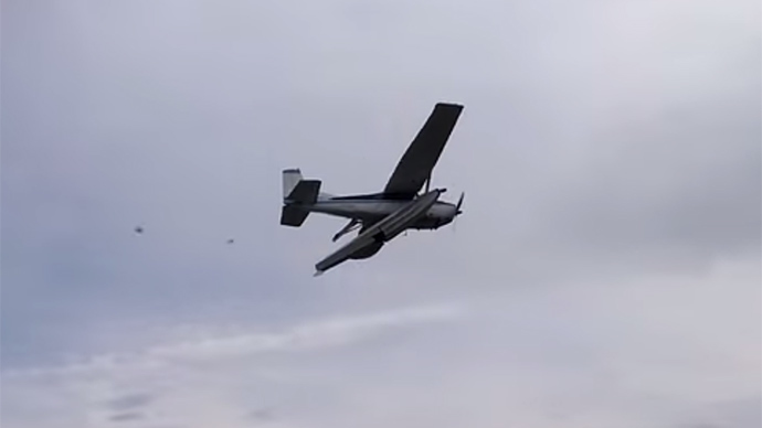 Pilot crash lands, runs away after deadly mid-air collision (VIDEO)