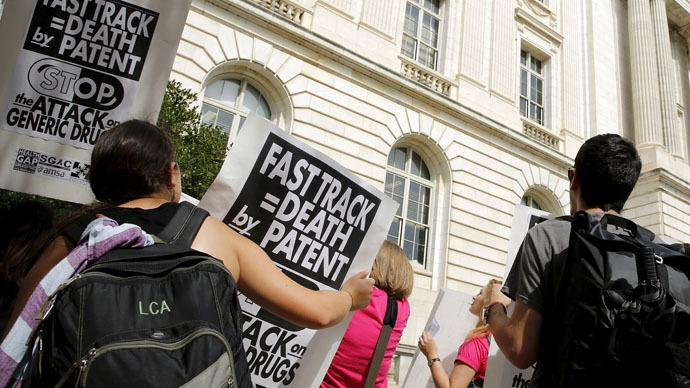 Senate puts Obama on fast-track to TPP