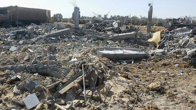 FILE PHOTO: Debris is seen at a location where an attack took place on security forces in North Sinai, January 30, 2015 (Reuters / Stringer)