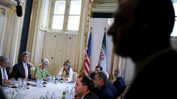 U.S. Secretary of State John Kerry (2nd R) meets with the Iranian delegation including Iranian Foreign Minister Mohammad Javad Zarif (not pictured) in Vienna, Austria July 2, 2015. (Reuters / Carlos Barria)