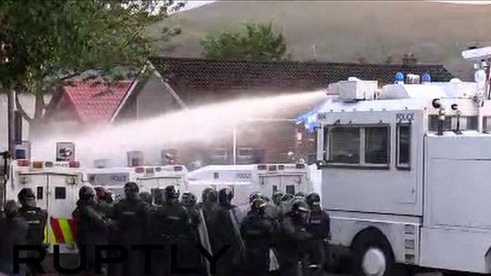 9 injured in N. Ireland as unionists clash with police
