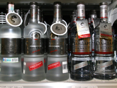 Alcohol importers request delay on new licensing