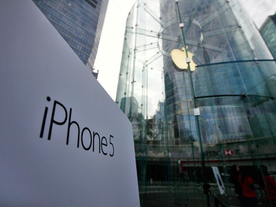 Apple cuts orders for iPhone 5 parts, as demand lags