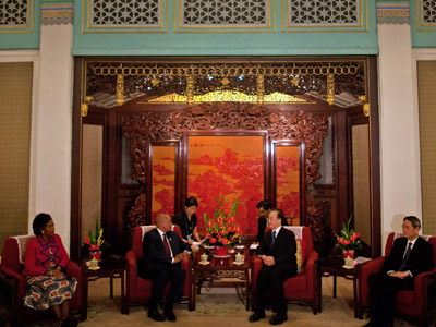 China strengthens ties with Africa with $20 bln loan