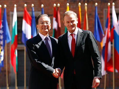 China gives $10 bln helping hand to Central Europe