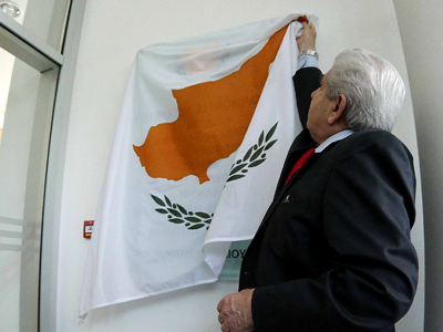 Greekfluenza: Athens to give Cyprus crisis contagion?