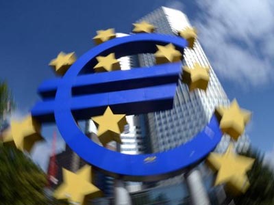 ECB confirms bond-buying to fight crisis