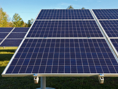 Europe beats trade war drums on China solar panel makers