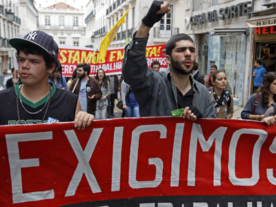Youth unemployment hits record 23.9% in eurozone