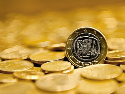 Greece tightens screws on creditors to accept haircut
