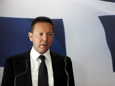 Greek finance minister trumpets recovery in 2014