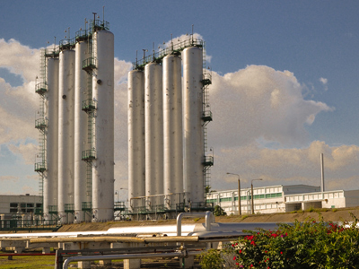 IEA sees oil demand lower in 2013