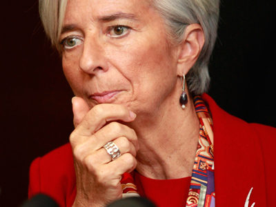 A Lagarde comme a lagarde: IMF head on defensive over Greece