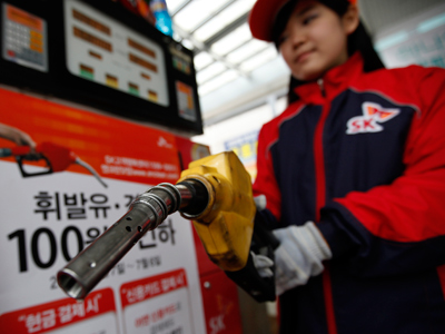 South Korea resumes Iranian oil supplies