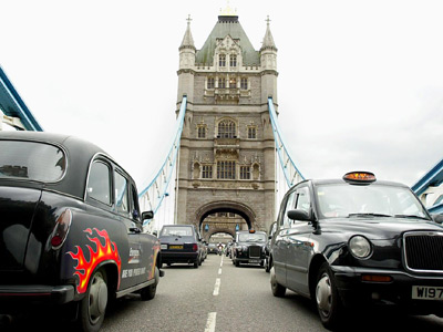 Hail a cab: Chinese auto maker to buy London taxi maker