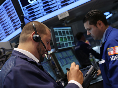 Market Buzz: China and Fed weigh down indices