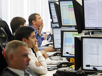 Market Buzz: Investors bearish ahead of Spain austerity announcement