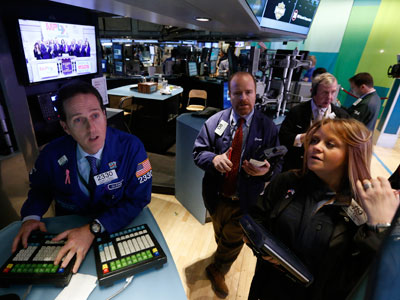 Market Buzz: Oil prices and US ‘fiscal cliff’ weigh down markets