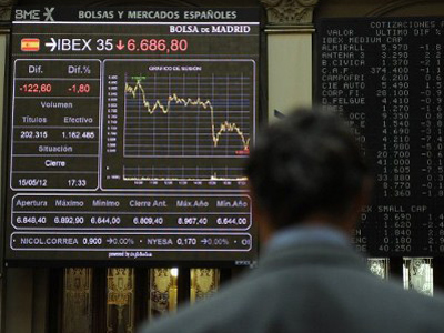 Markets fall under Moody's attack on Spain
