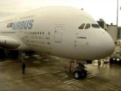 Media crowd takes a joy-ride on A380