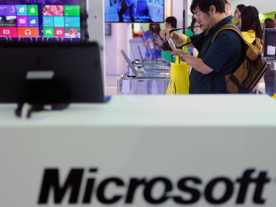 Microsoft reports first quarterly loss