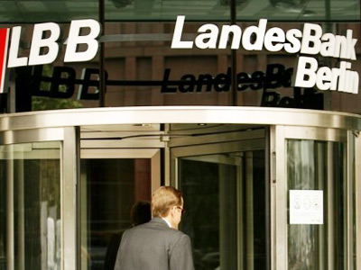 Moody’s lowers outlook for 17 German lenders