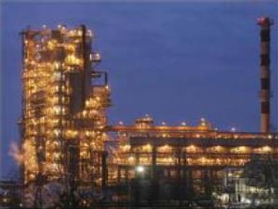 Oil industry investing in refineries