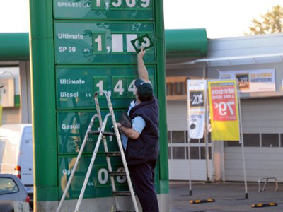 Concerns over prices as EU oil embargo to come into force