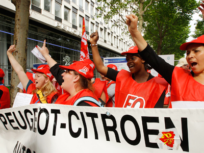 Peugeot blames crisis for 8,000 job cuts
