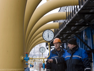 Rosneft to rival Gazprom in LNG market