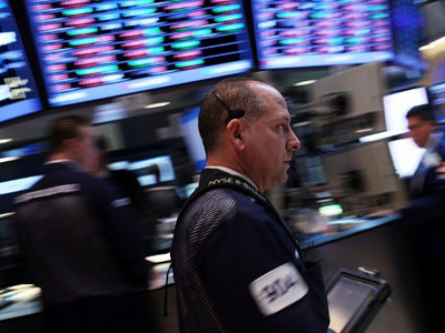 Market Buzz: Moscow’s lone trading 'under the red flag'