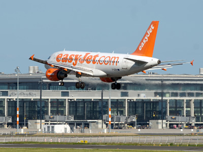 Low-cost airlines come to Russia: Easyjet to launch flights in 2013, Ryanair eyes routes