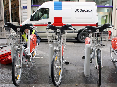 Europe’s major street advertiser buys into Russian counterpart