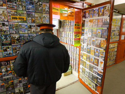 Russian pirate haven homes under fire