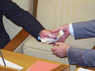 Russia’s shadow economy down to 35% of GDP in 2011