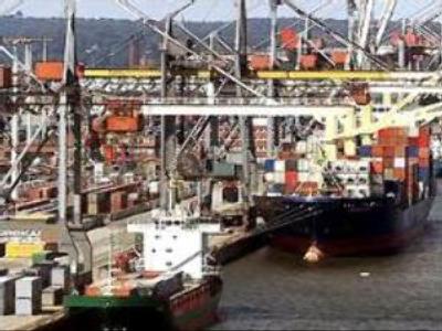 Russia to use tax-free ports to attract freight