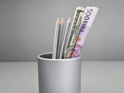 Russians saving more in dollars and euros