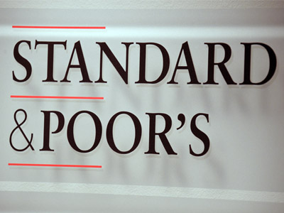 S&P puts UK’s high investment rating on negative watch