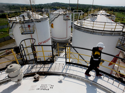 Statoil cements Arctic deals with Rosneft