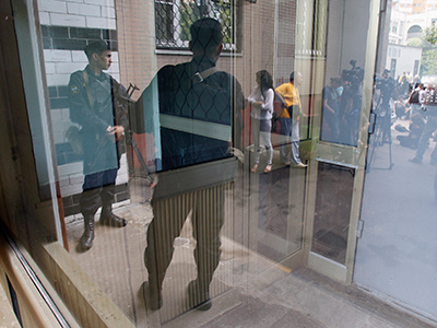 German and French authorities raid Swiss banking majors