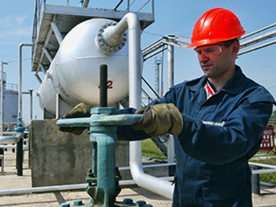 TNK-BP posts 1Q 2010 net profit of $1.274 billion.